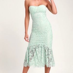 BRAND NEW Mint Green Lace Midi dress